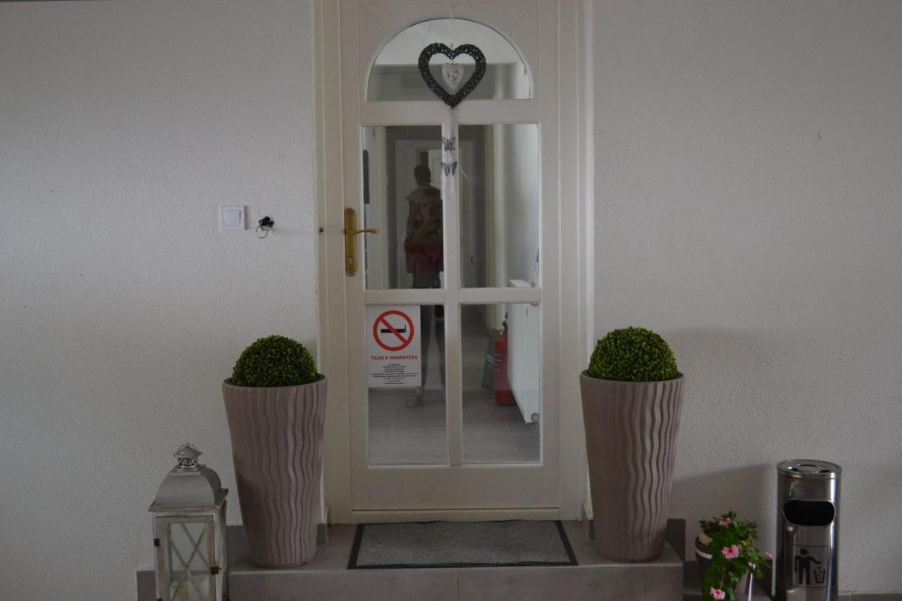 דברצן Fonix Design Rooms מראה חיצוני תמונה